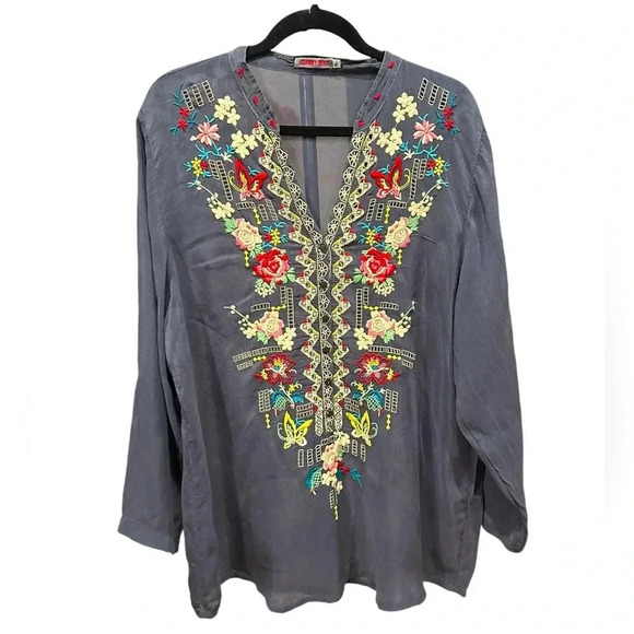 Johnny Was gray embroidered blouse size XL